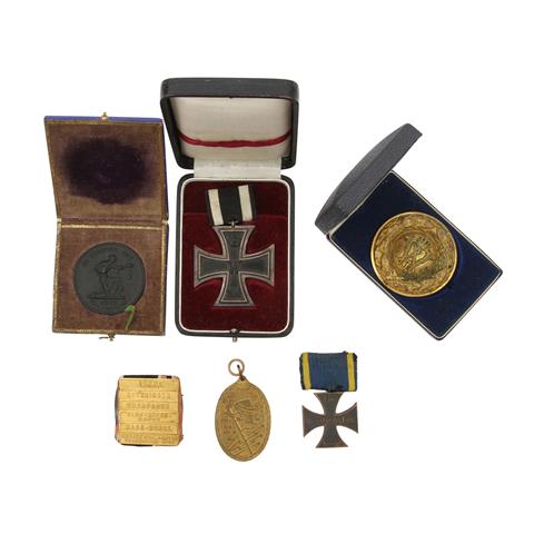 Deutsches Reich - Interessantes Konvolut: Eisernes Kreuz 2. Klasse 1914