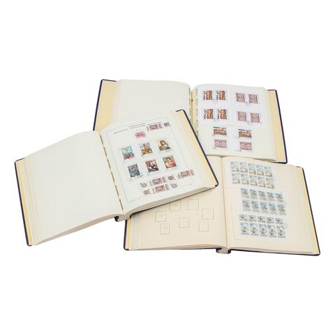 CSSR – In weiten Teilen komplette gestempelte Sammlung in 3 Schaubeck Alben mit sehr schönem Block und Kleinbogenteil,
