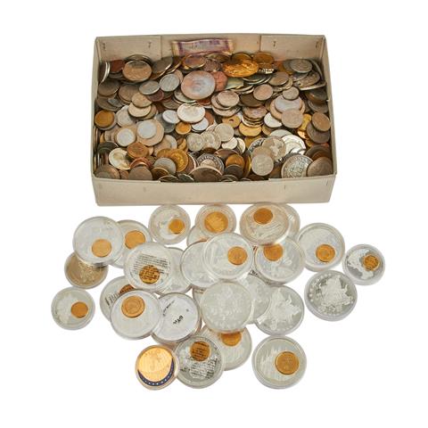 Schwergewichtige Fundgrube mit allerlei Münzen
