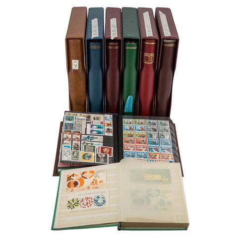 DDR - 1949-1990 Sammlung meist postfrisch in 6 Vordruckalben und 2 Steckbüchern.
