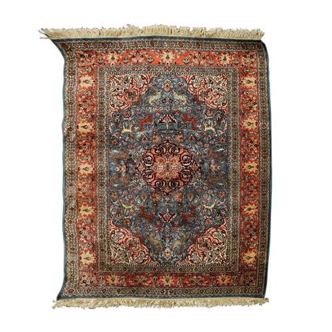Orientteppich aus Kaschmirseide. 20. Jh., ca. 183x121 cm.