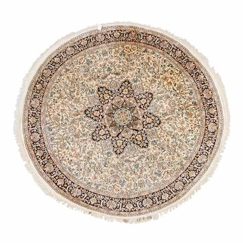 Orientteppich aus Naturseide. GHOM KASCHMIR, D: 214 cm