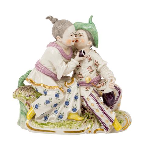 NYMPHENBURG, Porzellan Figurengruppe eines trinkenden Chinesenpaares