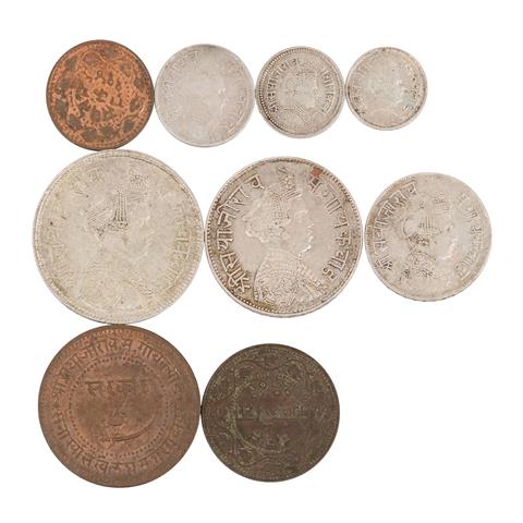 (British) Indien, Baroda Staat (Gujarat) - Konvolut von 10 Münzen,