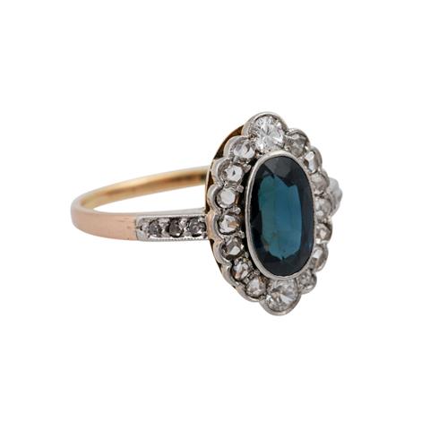 Ring mit ovalem Saphir und Diamanten, zus. ca. 0,2 ct,