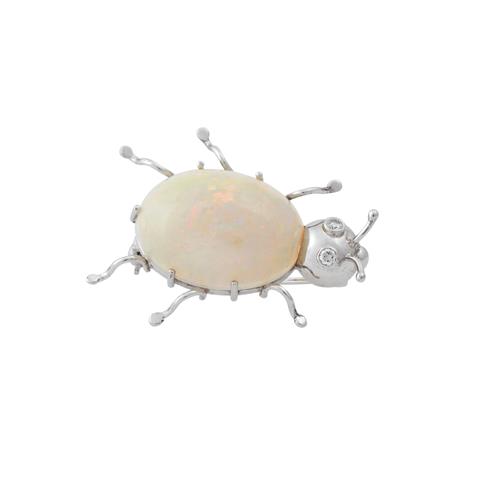 Käferbrosche mit ovalem Opal und 2 Brillanten, zus. ca. 0,06 ct,