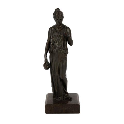BILDHAUER DES 19.JH. "Bronzestatue einer Vestalin"