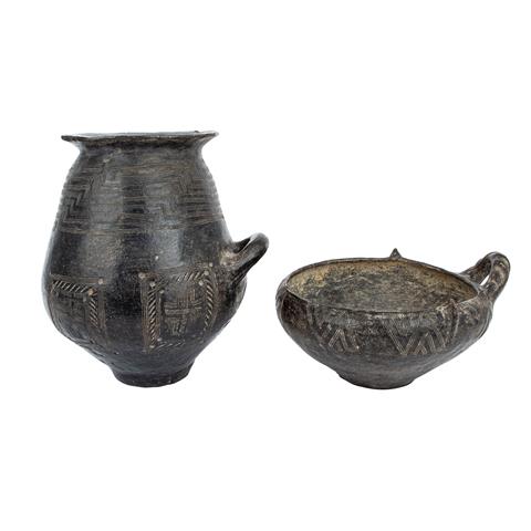 Bikonische Urne mit Deckel, Villanovakultur Italien, 10.Jh.v.Chr. -