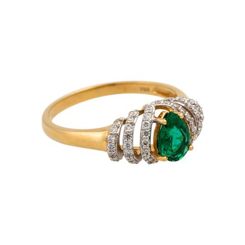 Ring mit Smaragdtropfen und kleinen Brillanten, zus. ca. 0,3 ct,