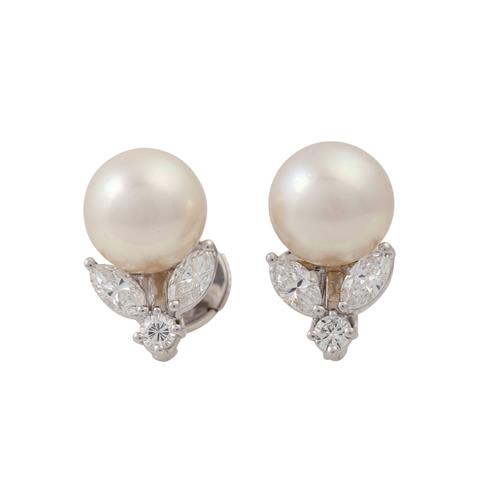 Ohrringe mit Perlen und Diamanten, zus. ca. 0,7 ct,