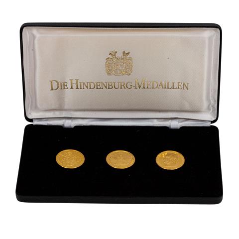 3 Hindenburg-Medaillen in Feingold,