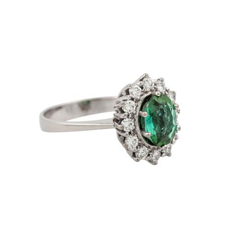 Ring mit feinem grünen Turmalin und Brillanten