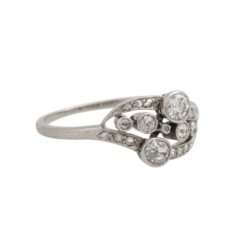 Ring mit Altschliffdiamanten und Diamantrosen zus. ca. 0,5 ct,