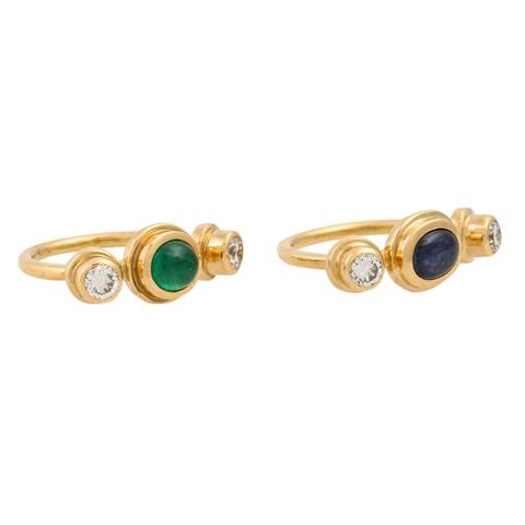 Set aus 2 Ringen mit Smaragd, Saphir und 4 Brillanten zus. ca. 1 ct,