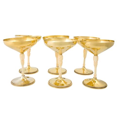 EDUARD FOEHR, Kgl. Hofjuwelier, Stuttgart 1835-1904, sechs vergoldete Champagner Schalen, um 1900