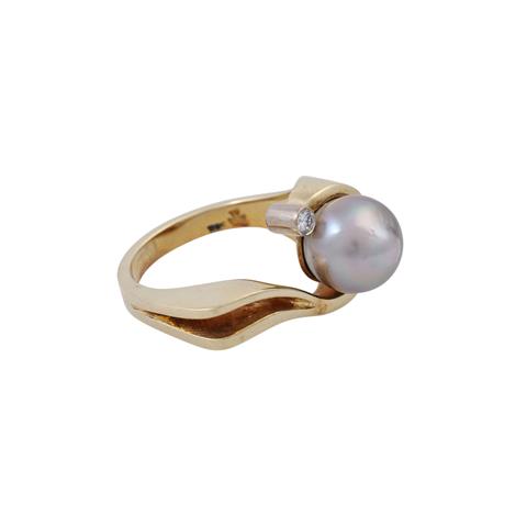 Ring mit silbergrauer Perle und kleinem Brillant von ca. 0,05 ct,