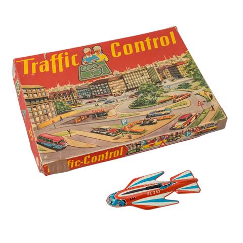 TECHNOFIX Verkehrsspiel "Traffic control" und 1 Flugzeug, 1950er/ 60er Jahre,