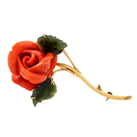 Brosche "Rose" aus Koralle und Nephrit,