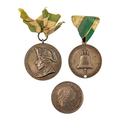 Deutsches Reich 1933-1945 - Konvolut mit u.a. tragbaren Medaillen,