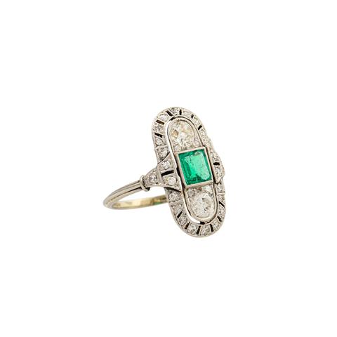 Art Déco Ring mit Smaragd und Altschliffdiamanten