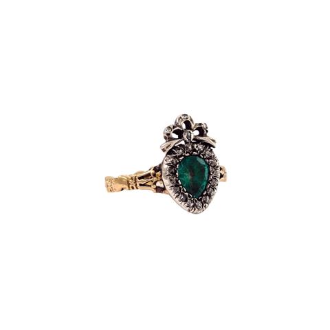 Rokoko Ring mit grün foliertem Topas umgeben von frühen Altschliffdiamanten,
