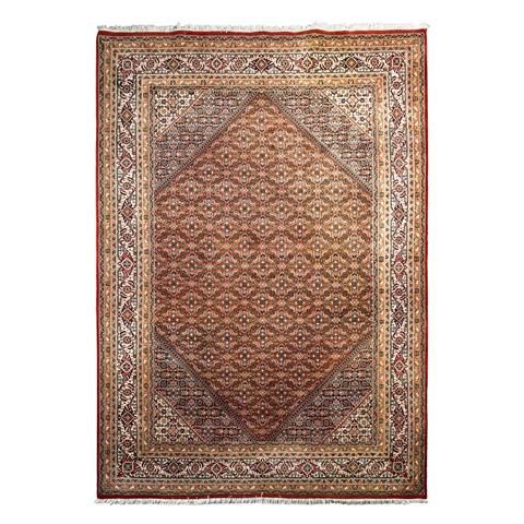 Orientteppich. INDO BIDJAR, 20. Jh., 345x244 cm.