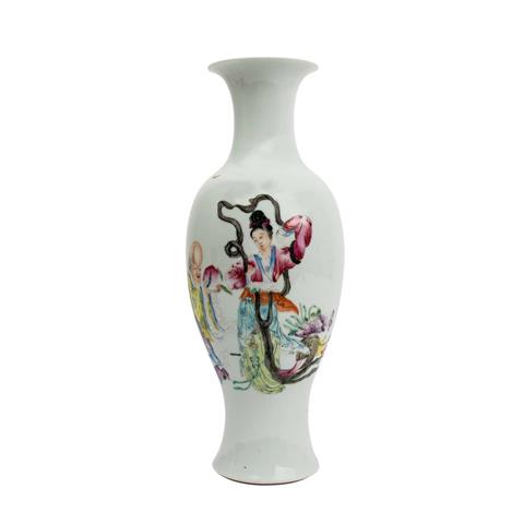 Vase aus Porzellan. CHINA,