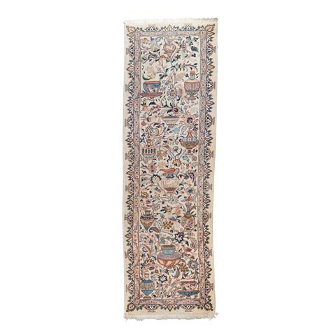 Orientteppich Galerie. KASCHMAR/IRAN, 20. Jh., 289x92 cm.