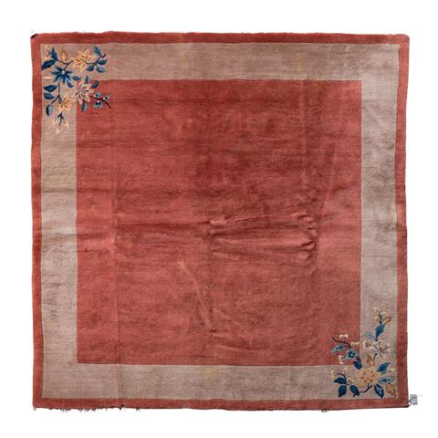 Teppich. CHINA, 20. Jh., 185x184 cm