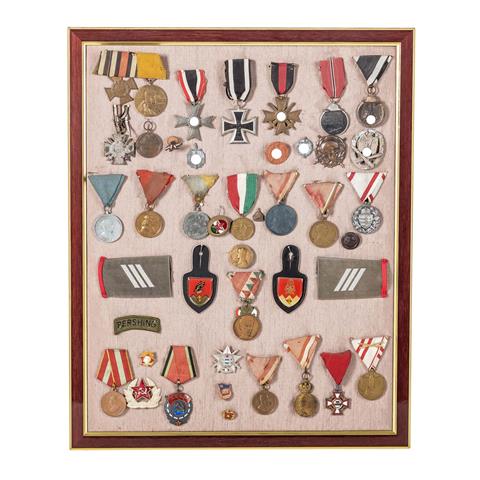 Deutsches Reich 1933-1945 - Pinnwand mit diversen Orden