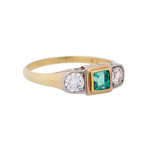 Ring mit Smaragd und 2 Altschliffdiamanten