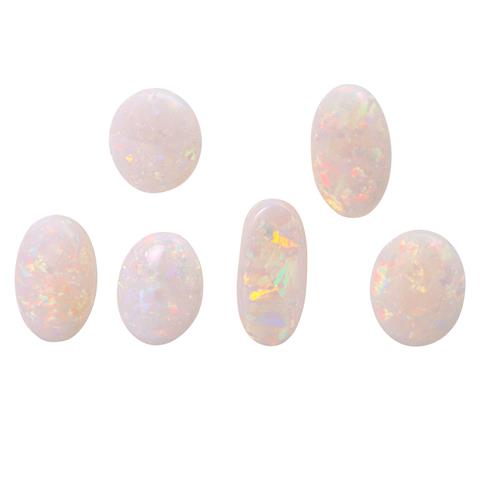 Konvolut von 6 ovalen Opal-Cabochons von zus. ca. 22,7 ct,