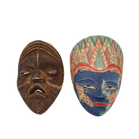 2 Gesichtsmasken aus Holz. AFRIKA UND JAVA/INDONESIEN