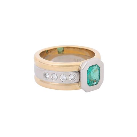 Unikat Ring mit Smaragd ca. 1,2 ct und 8 Brillanten zus. ca. 0,5 ct,