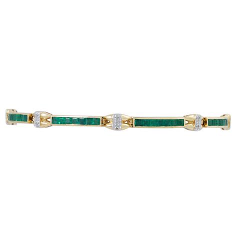 Armband mit Smaragdcarrés und Diamanten zus. ca. 0,5 ct,