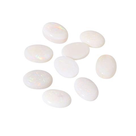 Konvolut von 9 ovalen Opal-Cabochons von zus. ca. 33,4 ct,