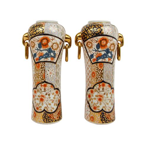 Paar ungewöhnliche Vasen im Imari-Stil, 20. Jh.,