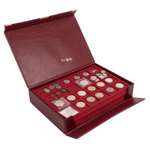 BRD - Münzensammlung in einer Münzenbox mit 77 x 5 DM und 52 x 10 DM