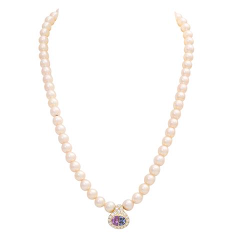 Akoya Perlenkette und Einhänger mit Saphiren