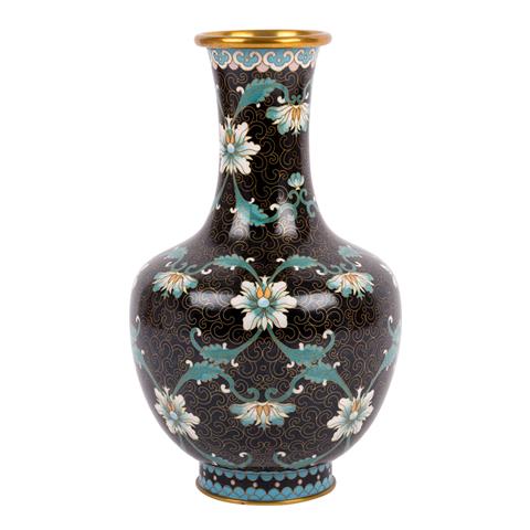Cloisonné-Vase. CHINA, 20. Jh.,