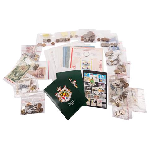 Alle Welt - Sammlung mit  Münzen, Banknoten, BRD-Numisblättern und Briefmarken von Liechtenstein.
