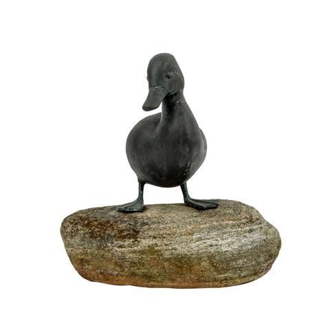 BASCHE, PHILIPP (XX-XXI) "Ente auf einem Stein"