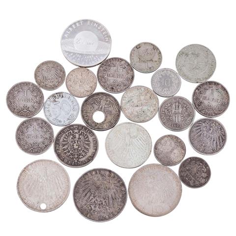 Kleine Fundgrube aus 22 Münzen,
