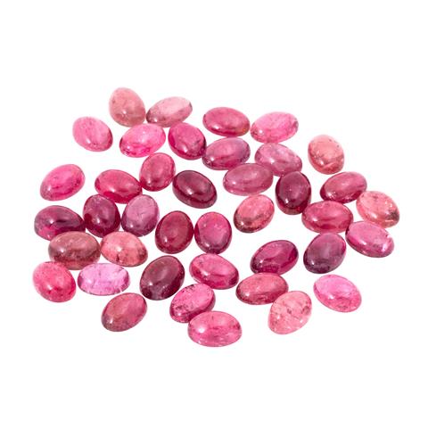 40 kalibrierte ovale rosa Turmalin-Cabochons von zus. ca. 286 ct,