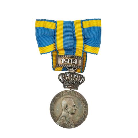 Sachsen-Altenburg - Herzog Ernst Medaille mit Krone und Bandschleife an Schleife, 1914.