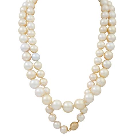 AUTORE Südsee-Perlenkette mit 89 feinen Perlen in zarten goldtönen,