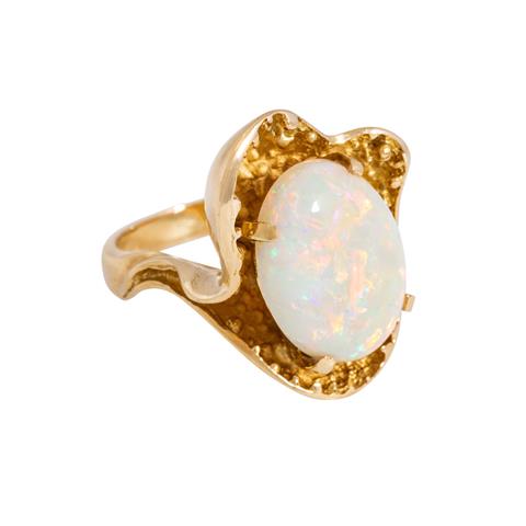 Ring mit feinem weißem Opal ca. 5 ct,
