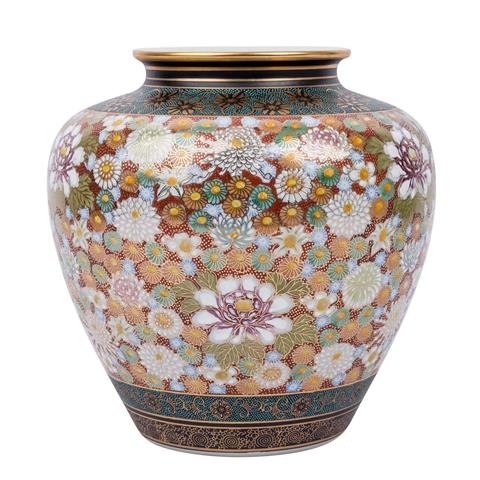 Vase aus Porzellan. JAPAN, 1960er/70er Jahre.