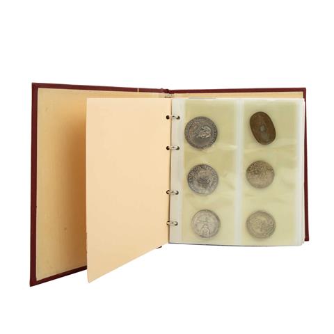 Münzensammlung Alle Welt in Album, u.a. Südamerika, Asien, Europa, v.a. um 1900,